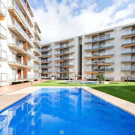 شقة Pretty With Balcony